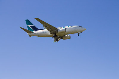 WestJet Boeing 373-600 C-GBWS.jpg