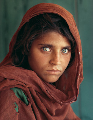 eins-afghan-girl-near-peshwar-pakistan-1984.jpg