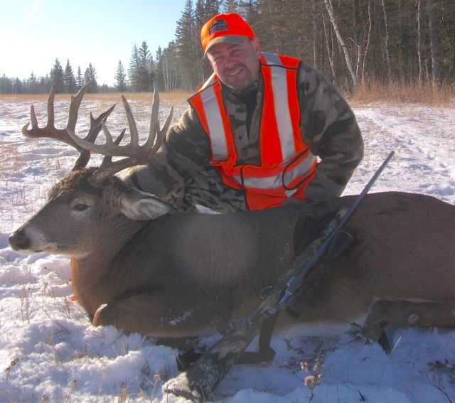 Guided Whitetail Deer Hunting Manitoba Guide Service